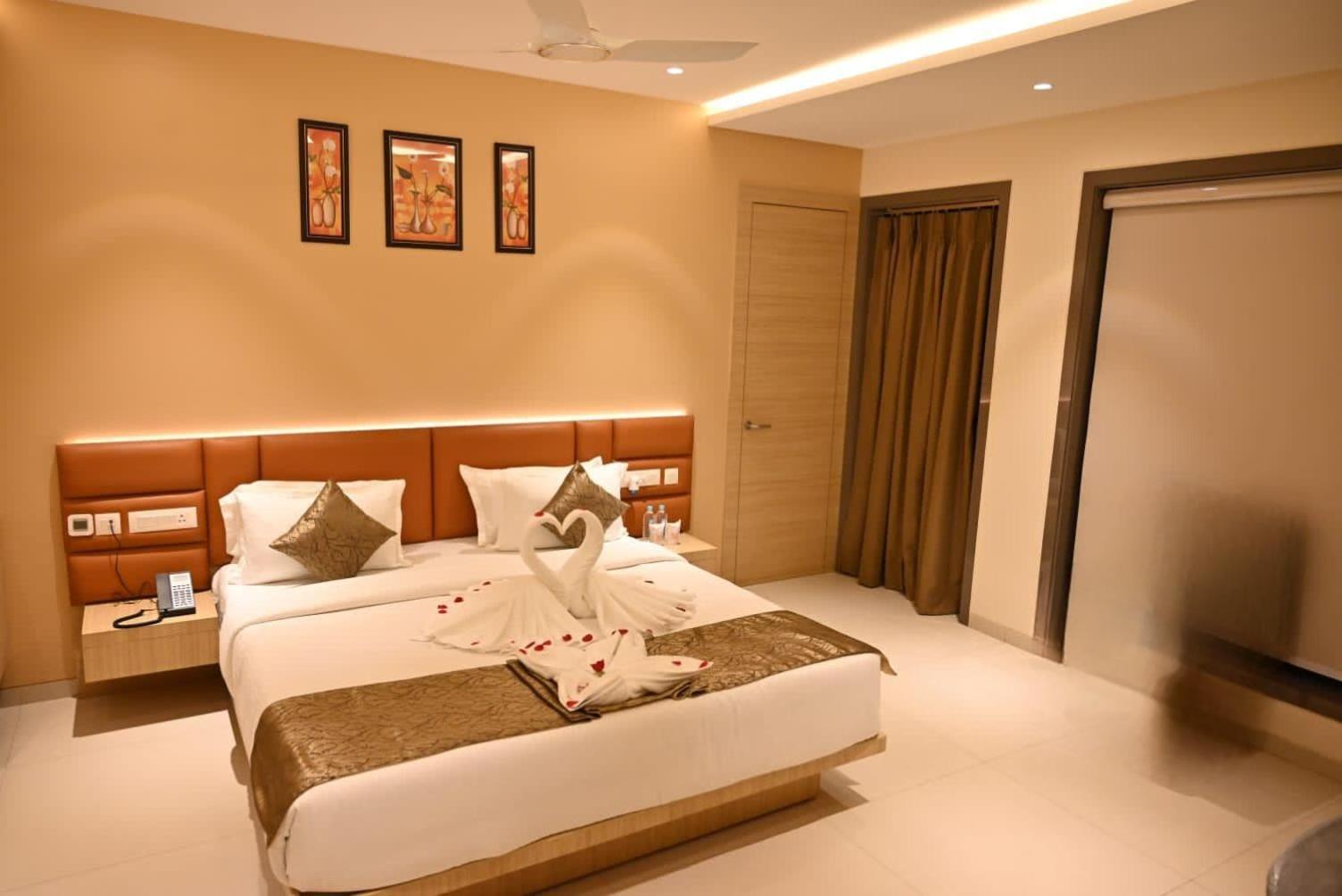 Hotel Ramida Plaza At Delhi Airport Yeni Delhi Dış mekan fotoğraf