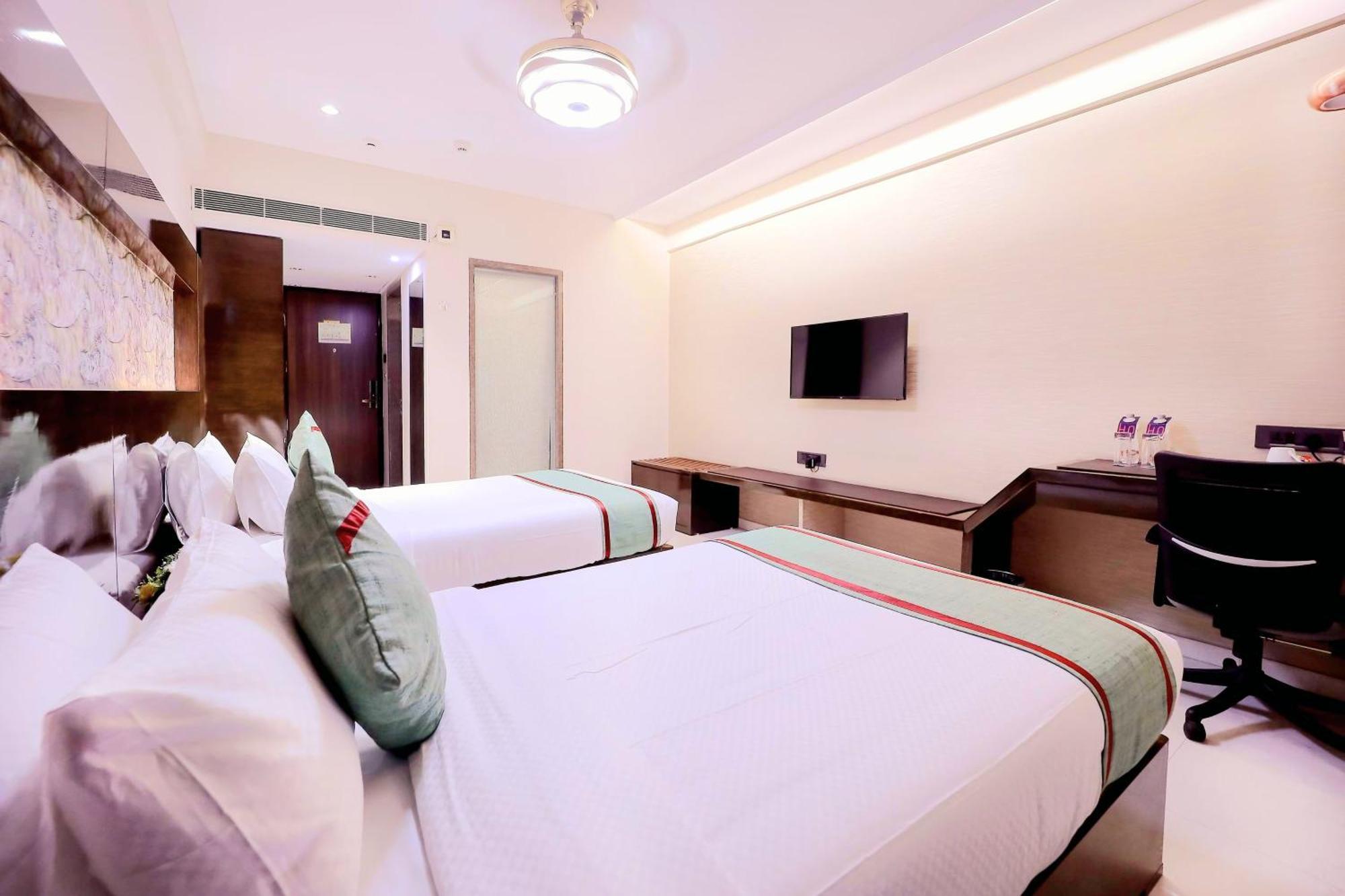 Hotel Ramida Plaza At Delhi Airport Yeni Delhi Dış mekan fotoğraf