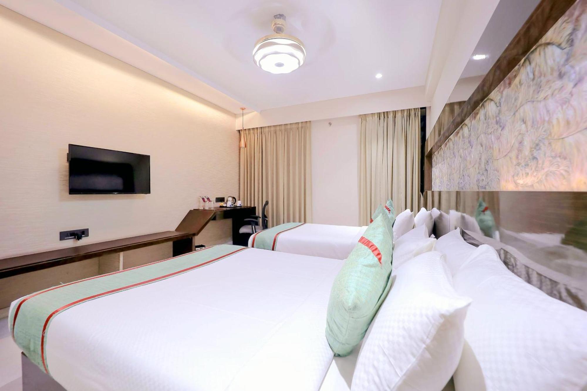 Hotel Ramida Plaza At Delhi Airport Yeni Delhi Dış mekan fotoğraf
